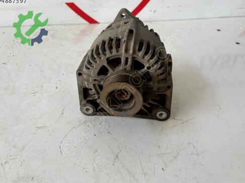 Renault Megane Şarj Dinamosu 8200588648 çıkma parça