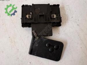 Renault Megane 2004-2010 Kart Okuyucu Çıkma - 8200125077