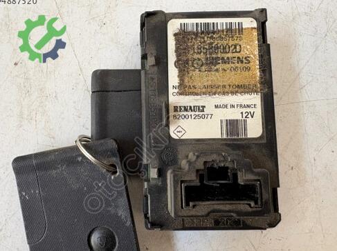 Renault Megane Kart Okuyucu 8200125077 çıkma parça