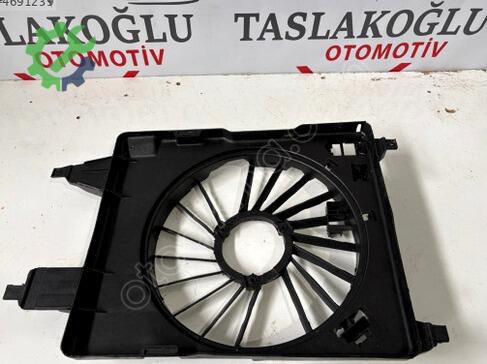 Renault Megane Fan Paneli 8240357 çıkma parça