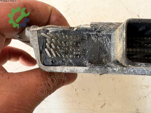 Renault Megane Motor Beyni 8200509516 çıkma parça