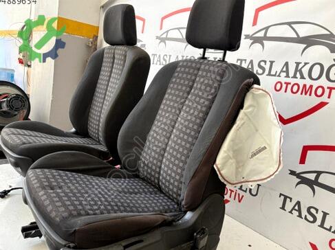 Renault Megane Ön Koltuk çıkma parça