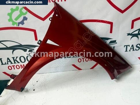 Renault Megane Sağ Ön Çamurluk çıkma parça