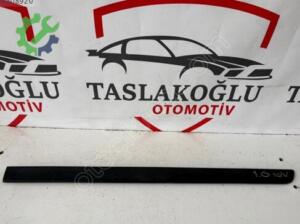 Renault Megane Sağ Ön Kapı Çıtası Çıkma