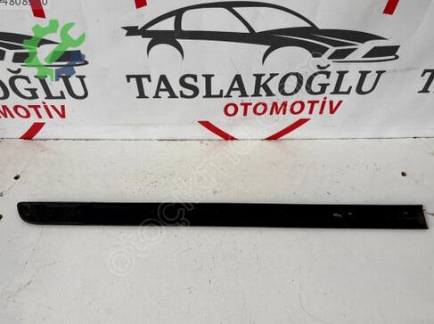 Renault Megane Kapı Çıtası çıkma parça