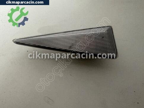 Renault Megane Çamurluk çıkma parça