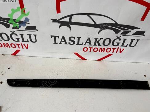 Renault Megane Kapı Çıtası çıkma parça