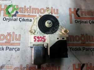 RENAULT MEGANE 3 ARKA CAM MOTORU VE BEYNİ 827310185R