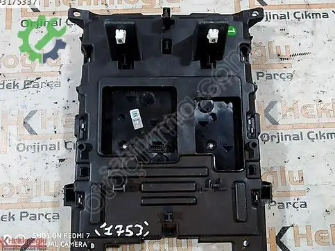 Renault Megane Multimedya 681834648R çıkma parça