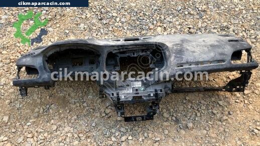Renault Megane Göğüslük çıkma parça