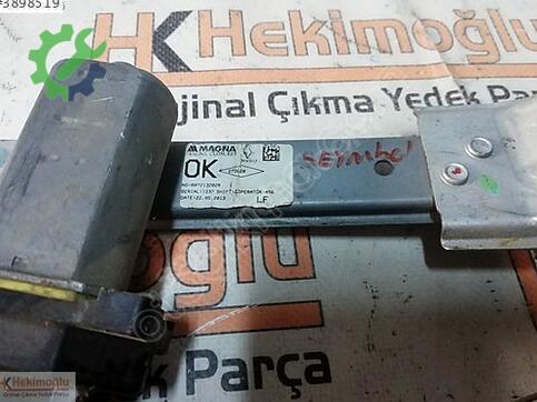 Renault Symbol 807213282R çıkma parça