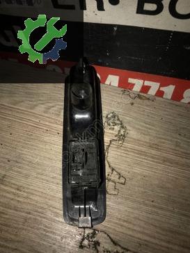 Renault Symbol Çıkma Orjinal Cam Düğmesi