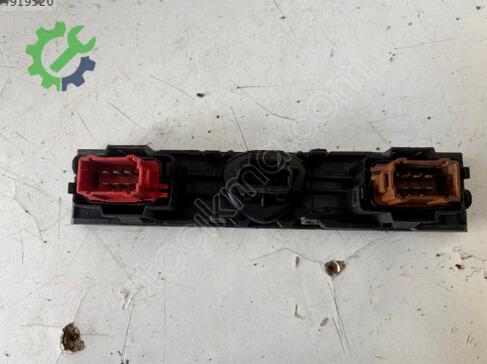 Renault Symbol Flaşör Düğmesi çıkma parça