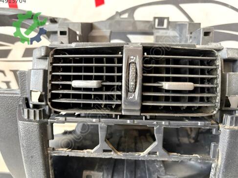 Renault Symbol Torpido çıkma parça