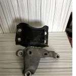 RENAULT SYMBOL THALİA SAĞ ÜST MOTOR KULAĞI ORJİNAL TEMİZ