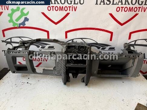 Renault Symbol Torpido çıkma parça
