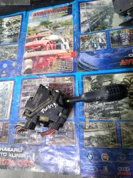 Renault Twingo Sinyal Kolu çıkma parça