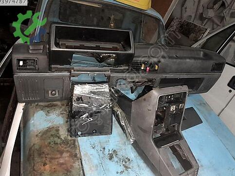 Renault R 9 Göğüslük çıkma parça
