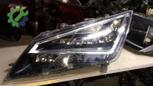 Seat Leon Sağ Ön Far çıkma parça