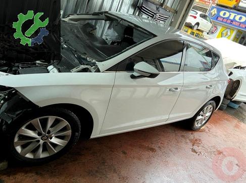 Seat leon çıkma sol ön kapı hatasız kırmızı