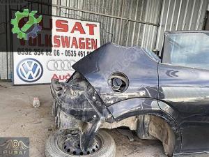 SEAT LEON SAĞ ARKA ÇAMURLUK SİYAH KESME 2005-2011 UYUMLU