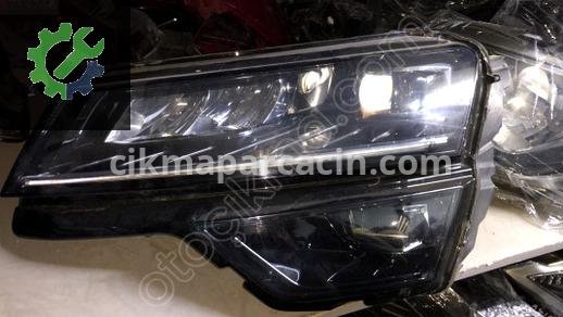 Skoda Karoq Sol Ön Far çıkma parça