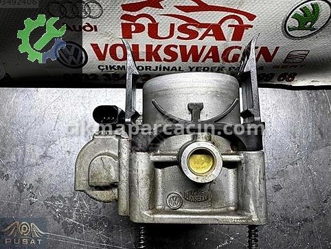 Skoda Octavia Gaz Kelebeği 03F133062 çıkma parça