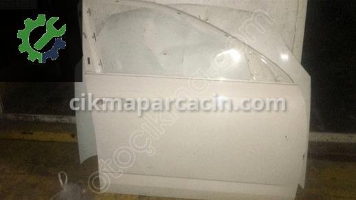 Skoda Octavia Sağ Ön Kapı çıkma parça