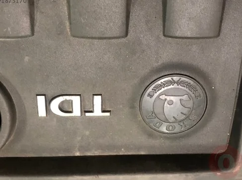 Skoda Octavia Külbütör Kapağı 03G103925AN çıkma parça