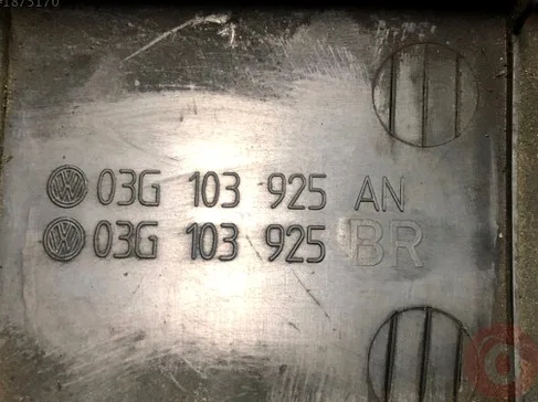 Skoda Octavia Külbütör Kapağı 03G103925AN çıkma parça