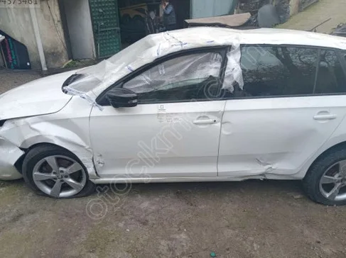 Skoda Rapid Sol Ön Kapı çıkma parça