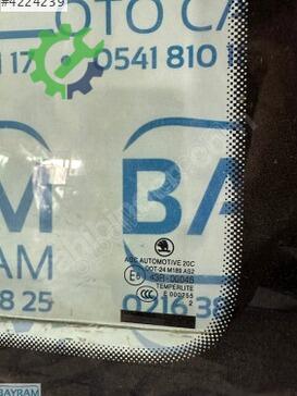 Skoda Roomster Sağ Yan Cam çıkma parça