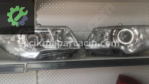 Skoda Superb Sağ Ön Far çıkma parça