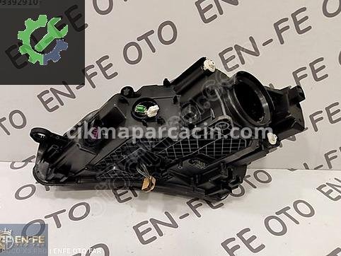 Skoda Superb Sağ Ön Far çıkma parça
