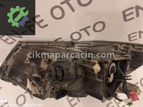 Skoda Superb Sağ Ön Far çıkma parça