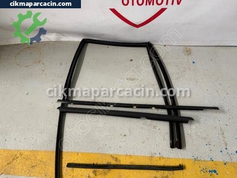 Suzuki Swift Sol Arka Kapı çıkma parça