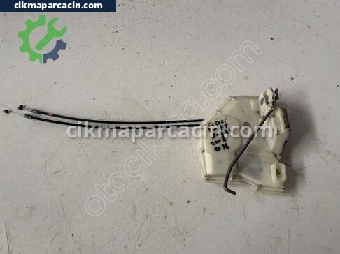 Suzuki Swift Kapı Kilidi çıkma parça