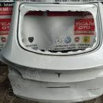 Tesla arka bagaj kapagi
