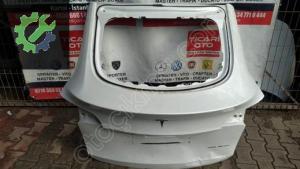 Tesla arka bagaj kapagi