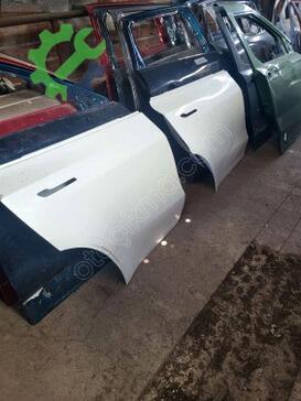 Tesla Model Y Sağ Arka Kapı çıkma parça