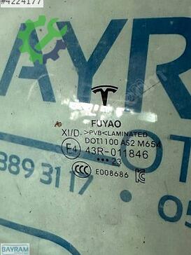 Tesla Model Y Sol Ön Kapı Camı çıkma parça