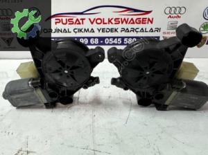 TİGUAN ÇIKMA SAG SOL ÖN CAM MOTORU 5Q0959801B 5Q0959802C