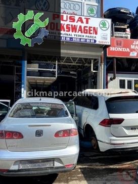 Volkswagen Tiguan Çamurluk Braketi 5NA 821 135 B çıkma parça