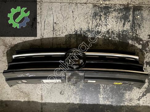 Tiguan çıkma orijinal ön panjur 5NA853653
