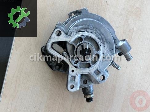 Volkswagen Touareg Yağ Pompası 070145299J çıkma parça