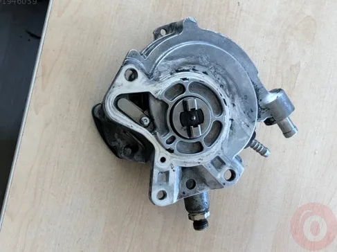 Volkswagen Touareg Yağ Pompası 070145299J çıkma parça