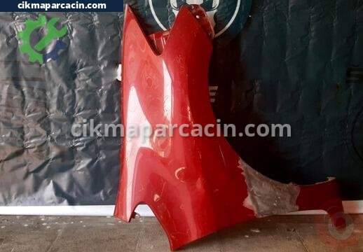 Toyota Auris Çamurluk çıkma parça