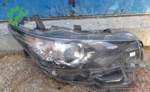 Toyota Auris Far çıkma parça