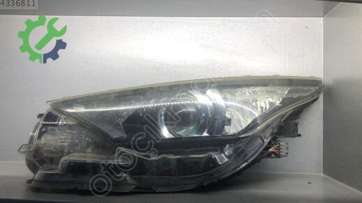 Toyota Auris Far çıkma parça