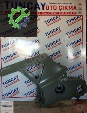 Toyota Auris Çamurluk çıkma parça